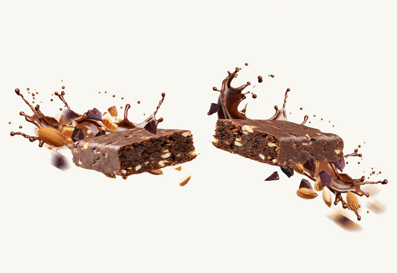 Láhev kečupu a rajčata