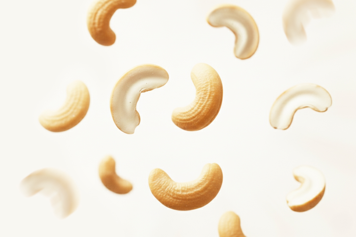 Láhev kečupu a rajčata