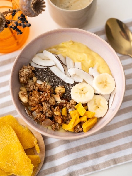 Mango Smoothie Bowl by Grizly