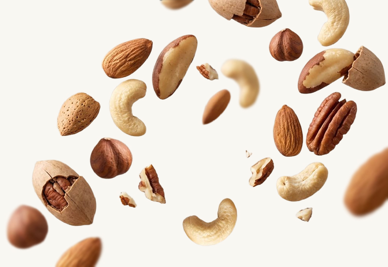 Láhev kečupu a rajčata