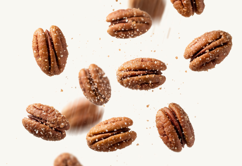 Láhev kečupu a rajčata