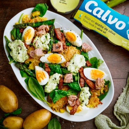 Teplý salát s tuňákem a vejci - Calvo feat Grizly