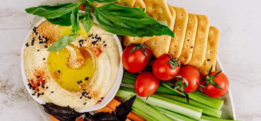 Domácí dipy, dresinky a zálivky: (Nejen) letní rychlé recepty