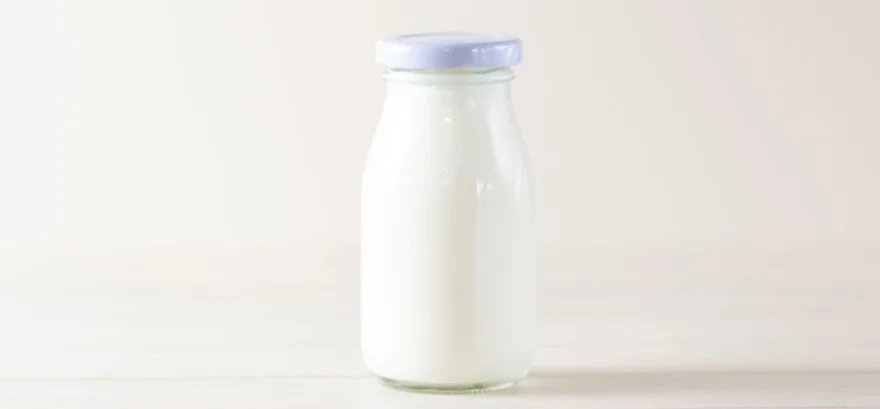 Intolerance laktózy: Jak ji poznat a co jíst, když vám mléko nedělá dobře