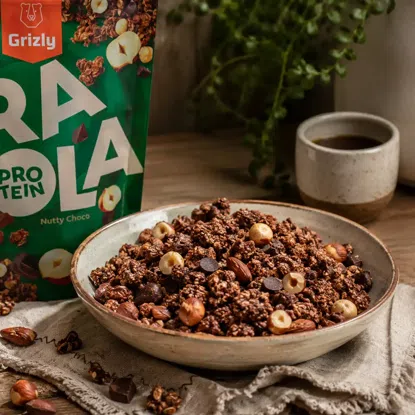 Granola s proteinem lískový oříšek a datlová čoko