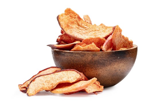 Jablka sušená tasty plátky – s jahodovým prachem