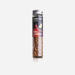 Kořenění červíci chilli a limetka