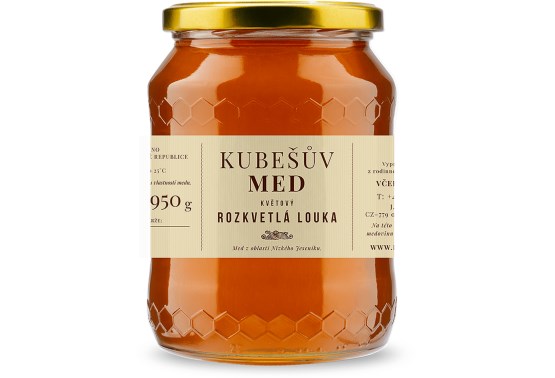 Kubesuv med Med kvetový rozkvitnutá lúka