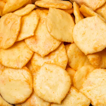 Kukuřičné krekry se sýrovou příchutí