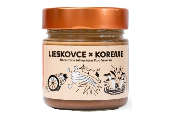 Lieskové oriešky a korenie by Palo Sekerka