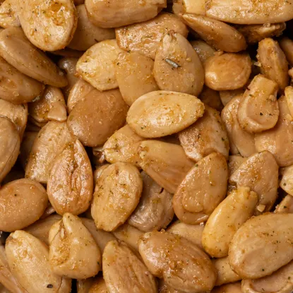 Mandle smažené cibule, česnek, rajče