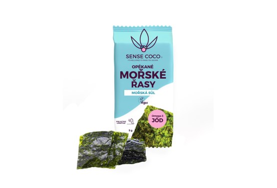 Opekané morské riasy s morskou soľou