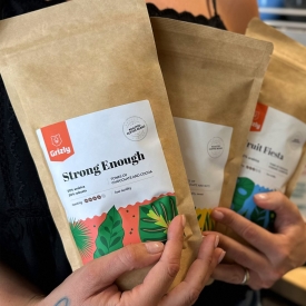 Pražená zrnková káva Strong Enough 250 g expirace