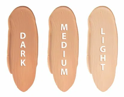 Rozjasňující make-up 8v1 DARK