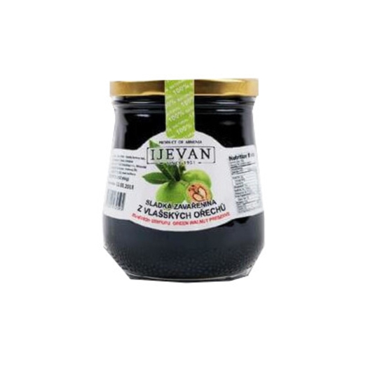 Sladká zavařenina z vlašských ořechů