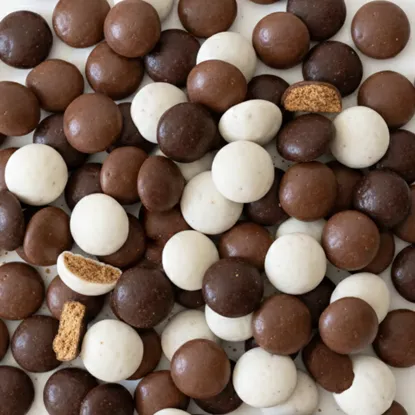 Tříbarevné sušenky v čokoládě