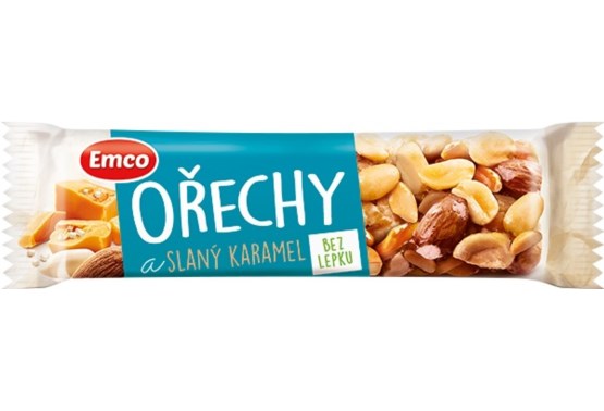 Tyčinka s orechmi a slaným karamelom